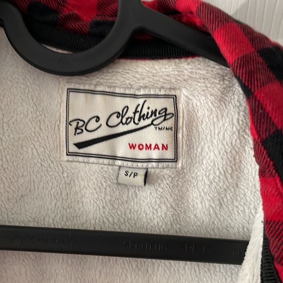 Plaid Shacket. Pearl snap buttons and fuzzy interior liner, warm, lightweight - Picture 2 of 4